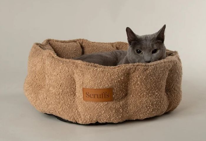 SCRUFFS - BOUCLE DESERT BROWN CAT BED